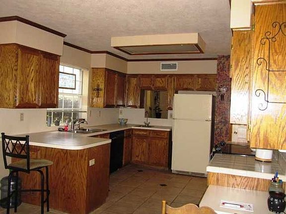 4th image of 5395 Greenbriar Ln