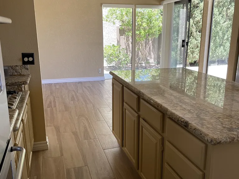 25151 Luna Bonita Dr — Photo 2