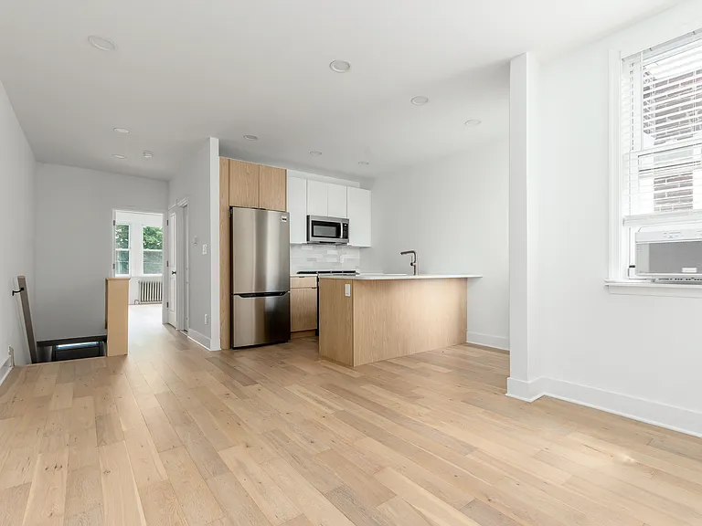 5461 W Berks St #B — Photo 4