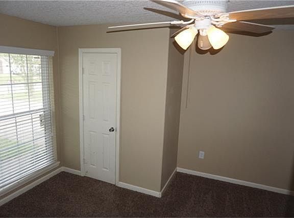 4th image of 402 Tiegs St