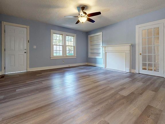 4th image of 214 Circle Ct