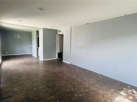 4th image of 341 Appletree Ln