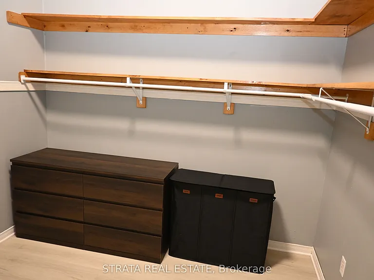 199 King St E #1 — Photo 8
