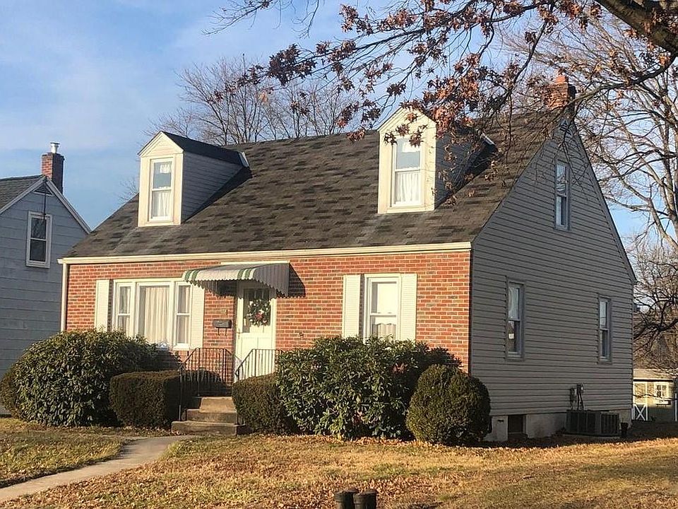 Street view, front of property.