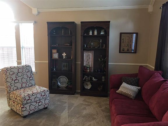 4th image of 5109 Highlands Dr