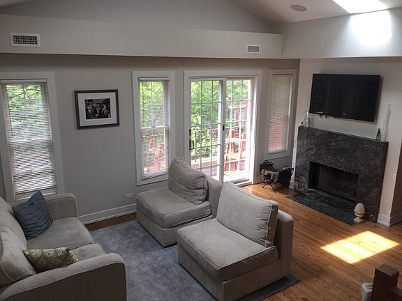 4th image of 1526 W Henderson St #3