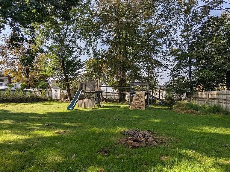 26 Maple Ln — Photo 1