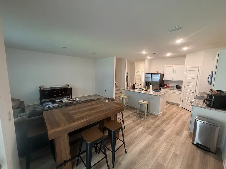 446 Glen Xing — Photo 7