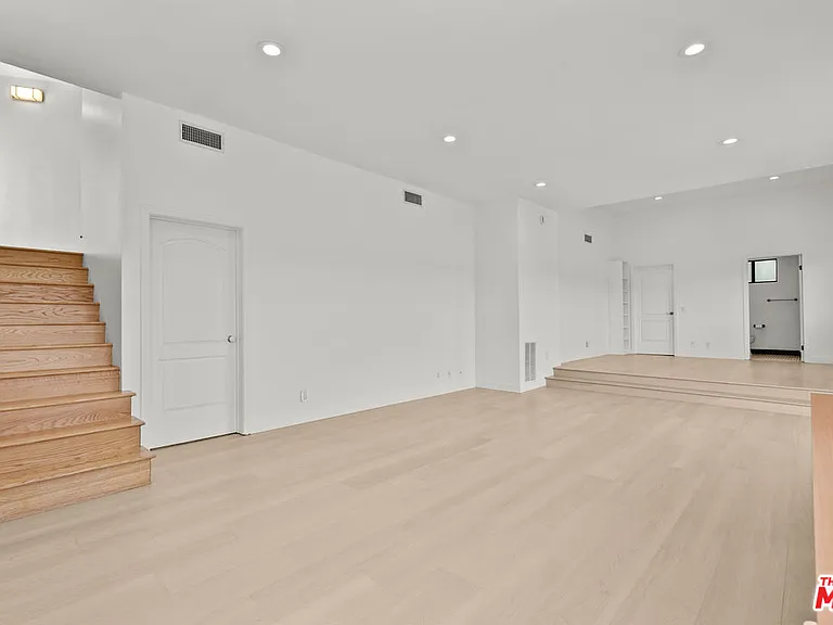 3665 Alta Mesa Dr — Photo 33