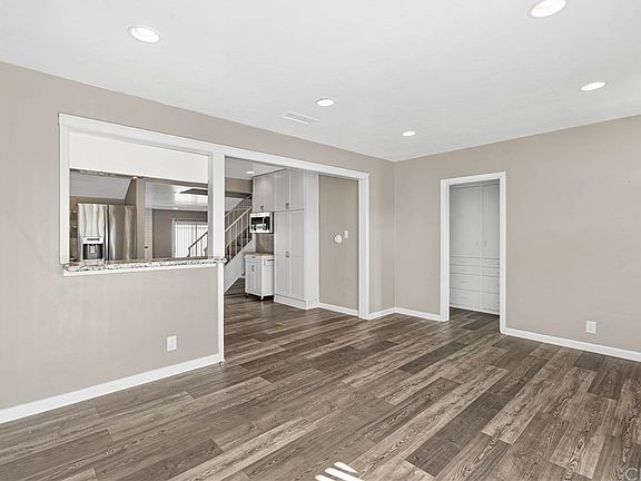 3rd image of 3022 Fidler Ave