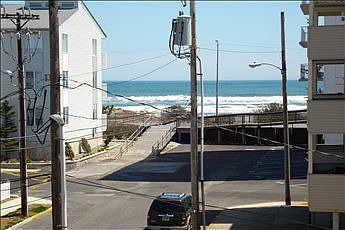2nd image of 34 35th St APT 2E