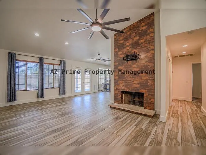 9054 N 84th Ln — Photo 6