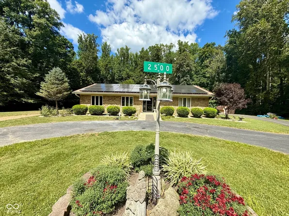 2500 S Edgewood Cv, Martinsville, IN 46151