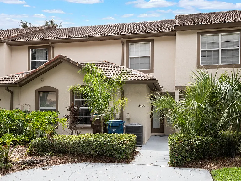 2465 Saint Augustine Blvd — Photo 2