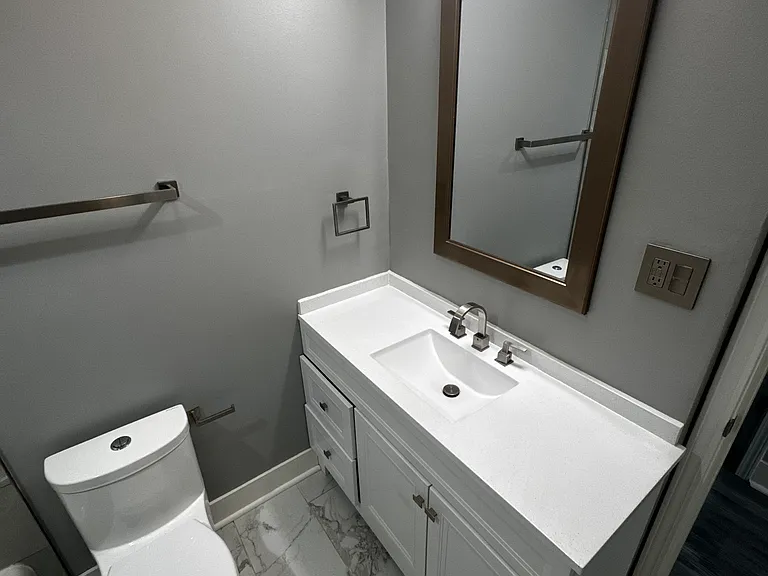 300 W Burlington Ave #4 — Photo 7