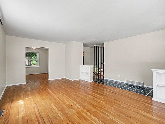 5th image of 6320 Hampton St