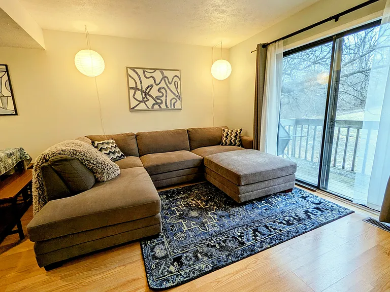 554 E Graham Pl — Photo 10