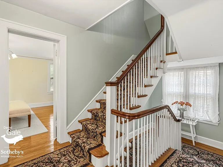 180 Greenway Ter S — Photo 29