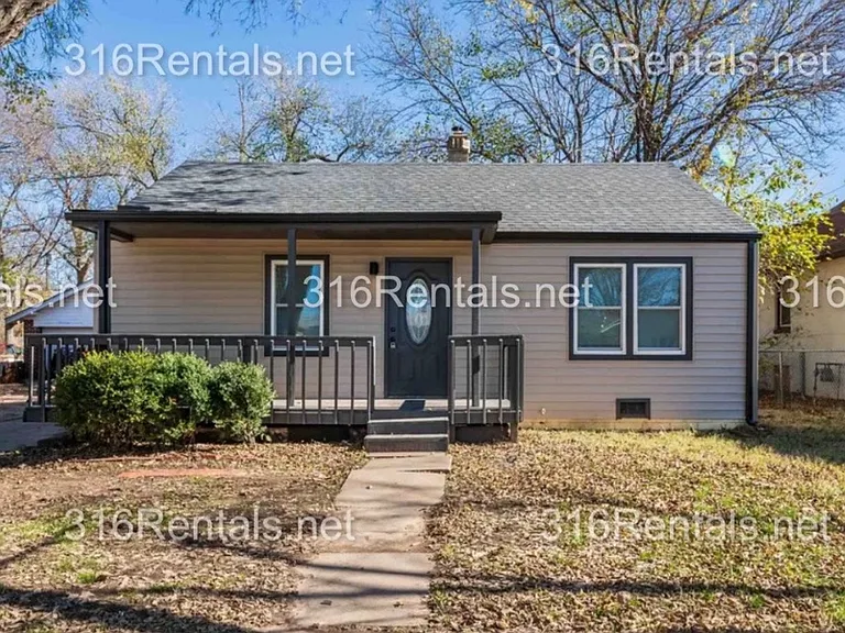2116 S Mosley Ave — Photo 1