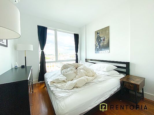 5th image of 363 McGuinness Blvd APT 2C