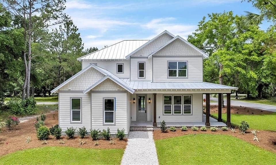 1st image of 163 Village Green Ln