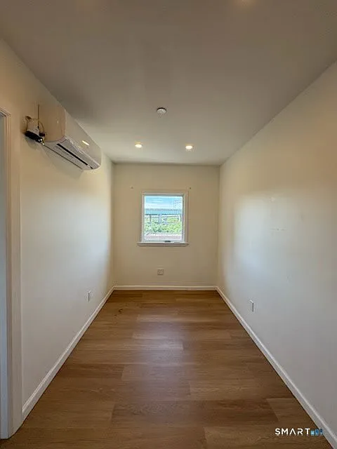 1 bed, 1.0 bath, 13716 sqft, $1,400 — Photo 3