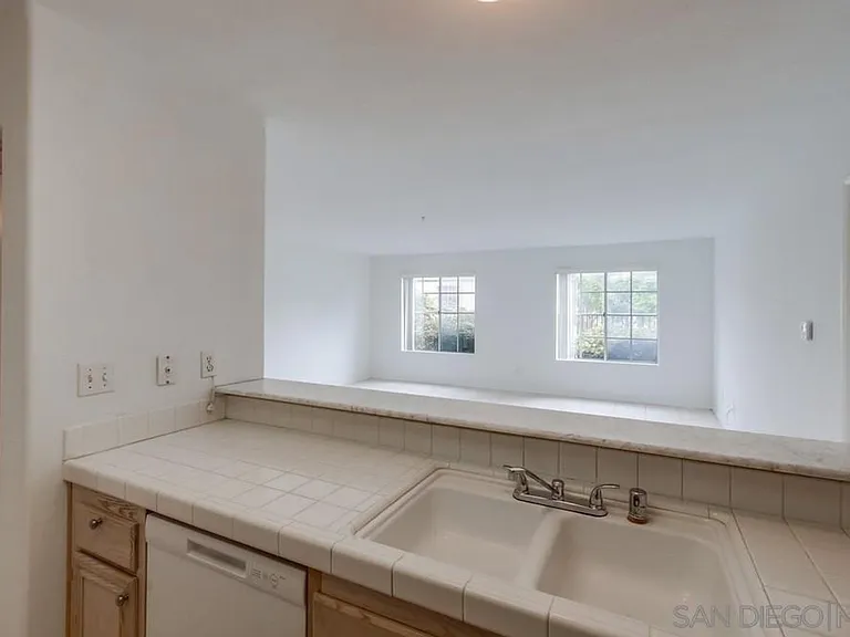 2045 Burton St #51 — Photo 12