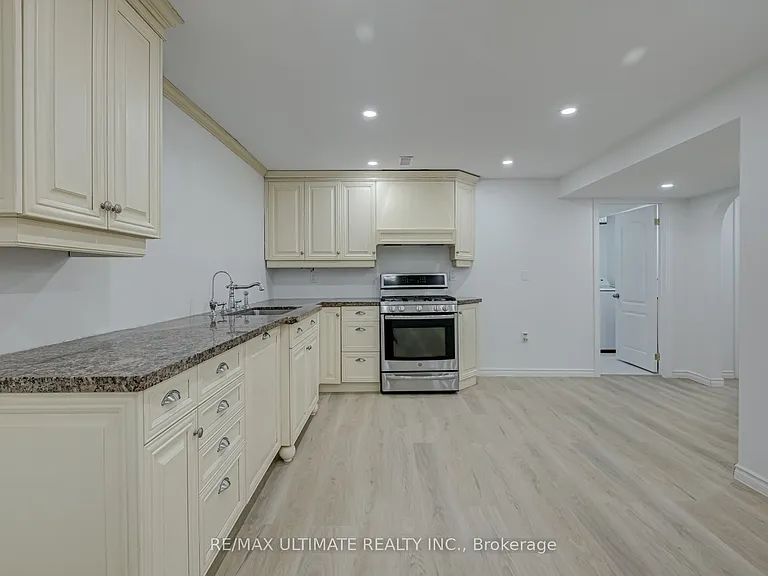 5 Bayswater Ave — Photo 16