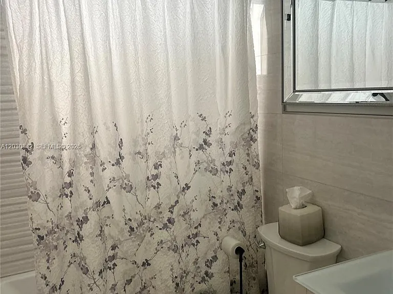 3073 SW 140th Ave — Photo 2