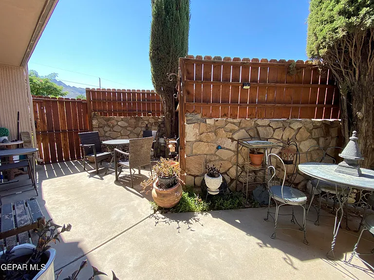 252 Shadow Mountain Dr #F1 — Photo 37