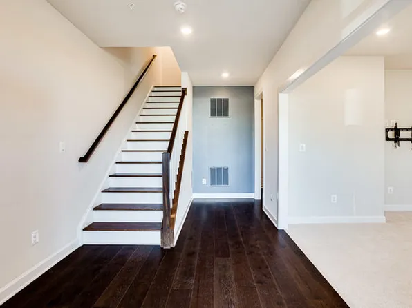 43469 Grandmoore St, Ashburn, VA 20148