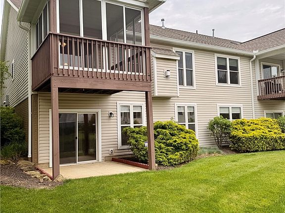 3rd image of 897 Stonewater Dr