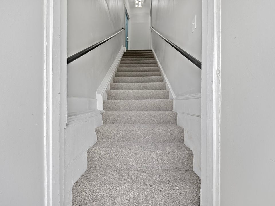 Entry stairs