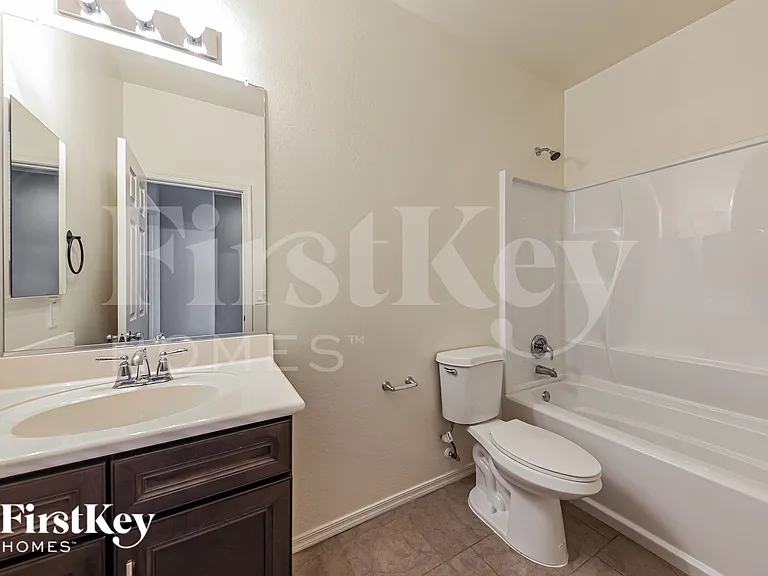 18068 W Tina Ln — Photo 17