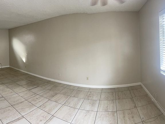 5th image of 588 E Mel Ave #16