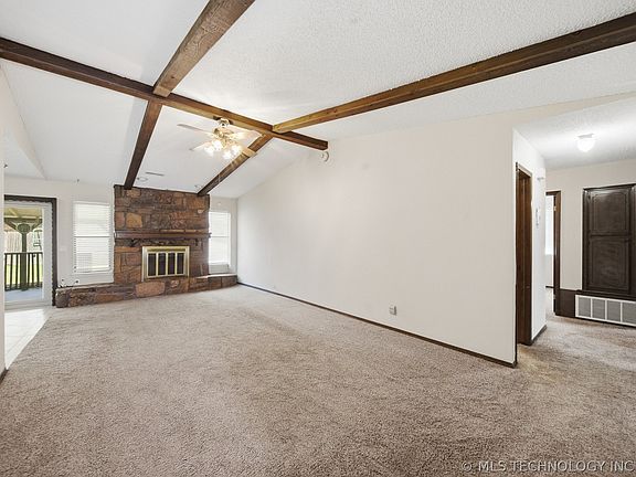 4th image of 14037 S Glen St E