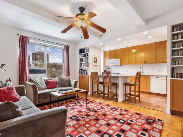 500 Grand Street image 1 of 13