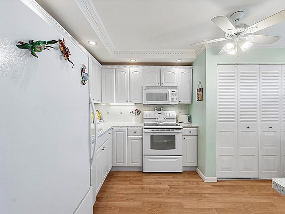 5th image of 7610 NW 18th Street #407