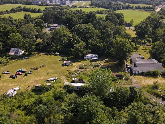 4th image of 159 Caldwell Ln