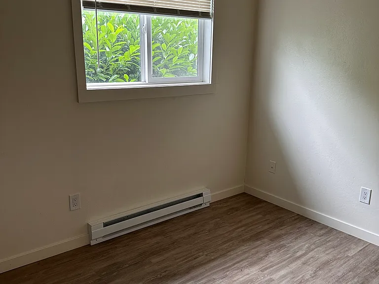 2425 SW Leonard St #7 — Photo 6