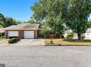 205 Monmouth Dr, Fayetteville, GA 30214