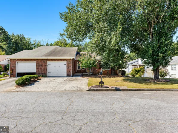 205 Monmouth Dr, Fayetteville, GA 30214