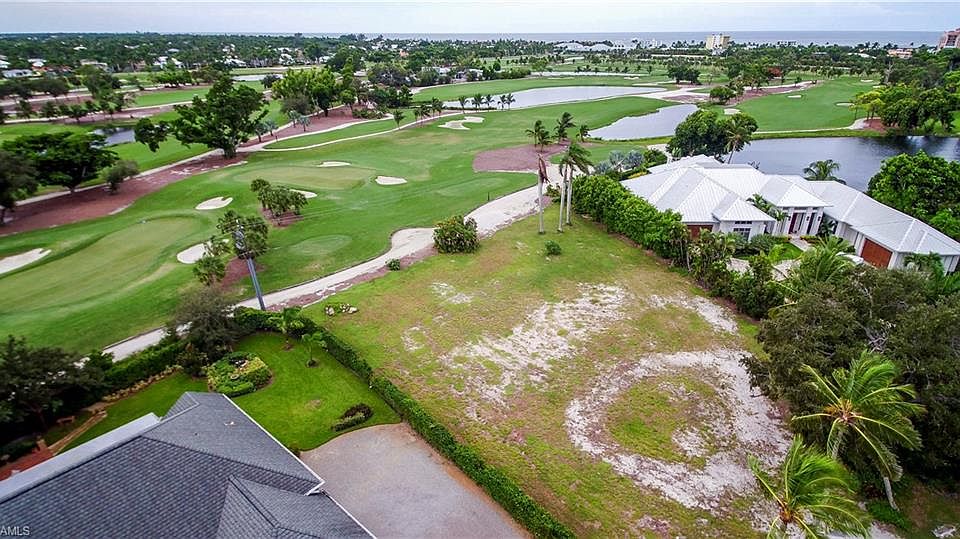 2nd image of 670 Banyan Cir