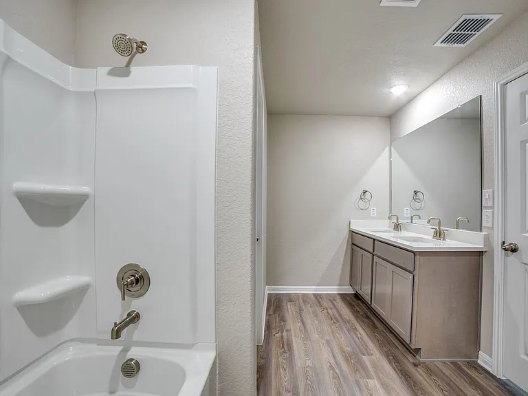 Villas at College Park — Photo 18