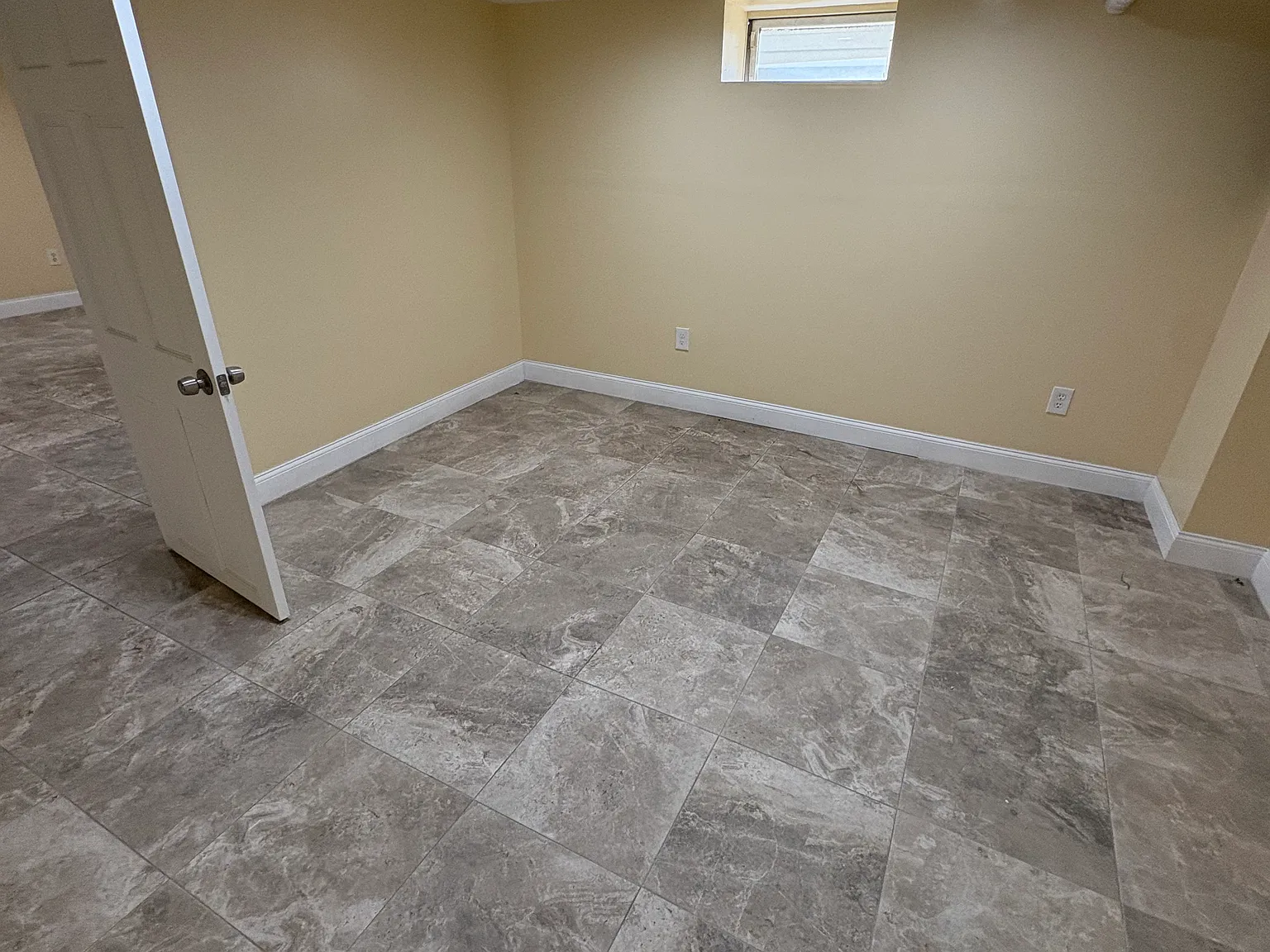 2 bed, 1300 sqft, $2,000 — Photo 3