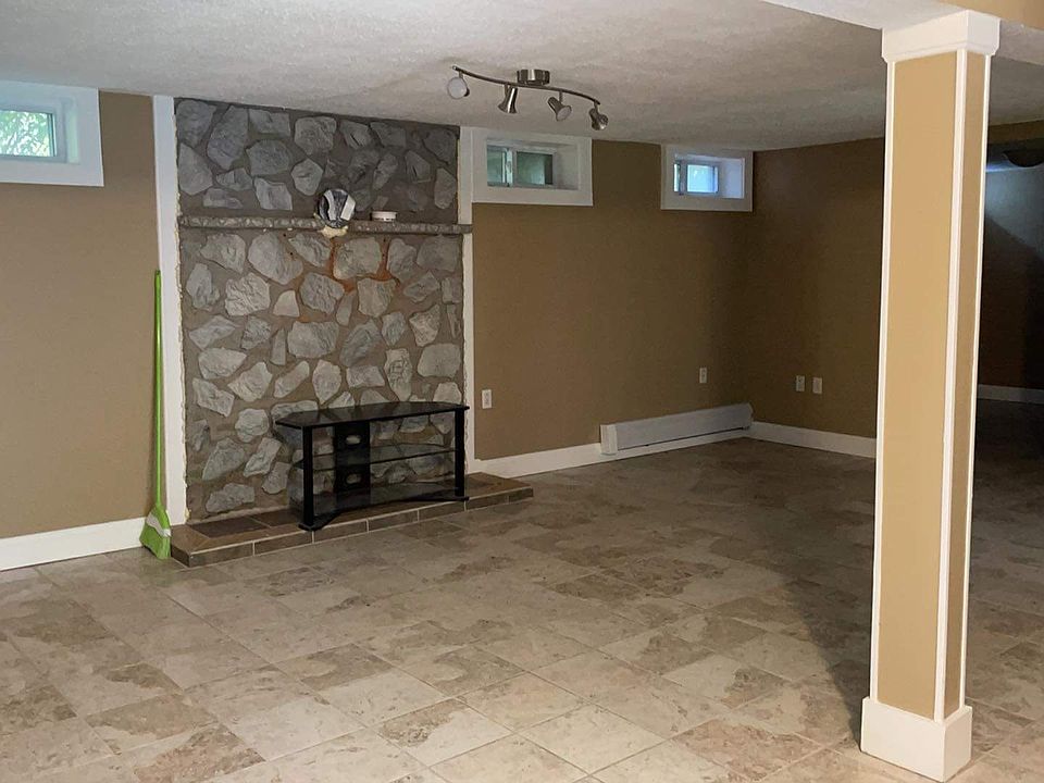 1st image of 50 Peaslee Crossing Rd #1