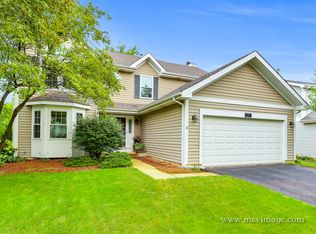 100 Forestview Ln, Aurora, IL 60502