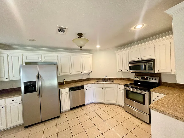208 Chestnut Dr — Photo 14