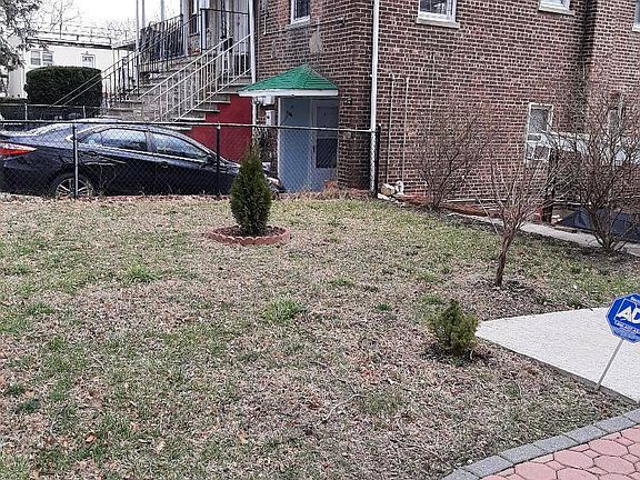 2nd image of 774 Waring Ave