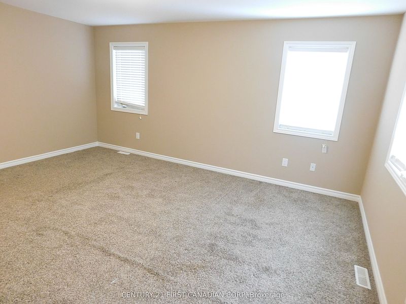 London House for rent - 6 Bedrooms — photo 18
